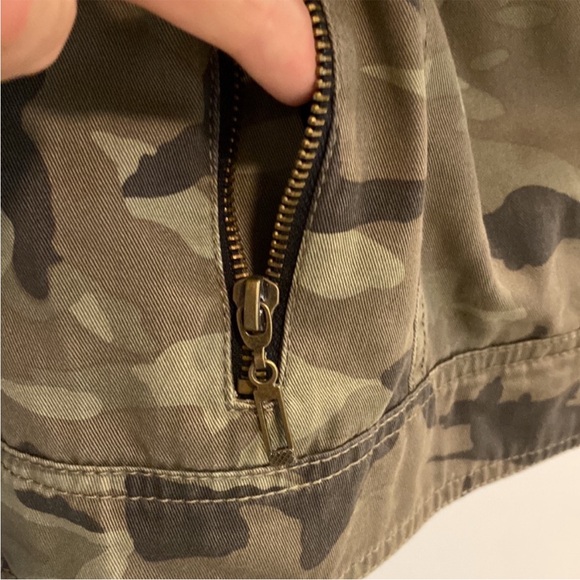 Women’s Camo & Faux Leather Light Jacket - Picture 6 of 10